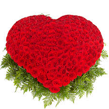 A heart of 200 Red Roses