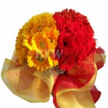 6 yellow and 6 Red Gerberas 2 side Bouquet