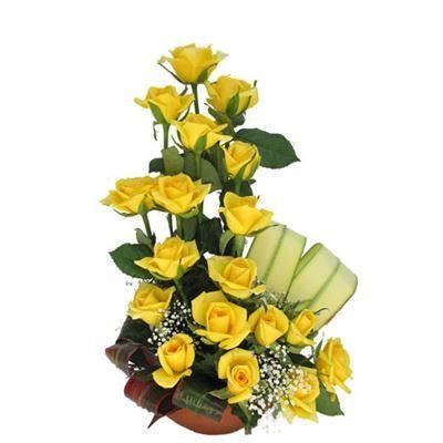 20 Yellow roses basket